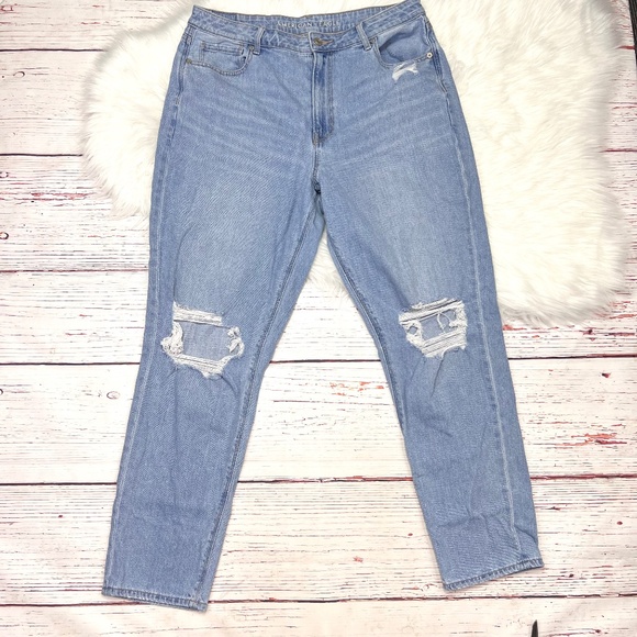 American Eagle Outfitters Denim - 👖|•AMERICAN EAGLE•| Mom Jean High Rise Distressed Size 16 Long👖